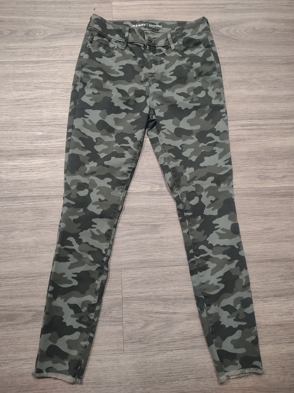 Old Navy Women’s Camo Skinny Jeans - Green Camouflage